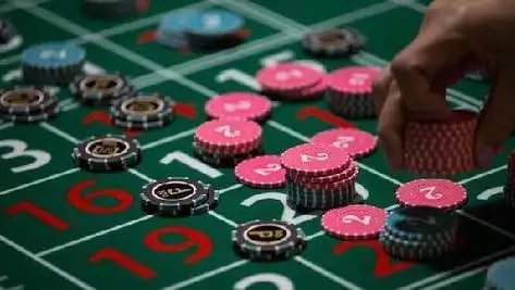 M21Sport ဂိမ်းလော်ဘီ Slots နှင့် Live Casino ဂိမ်းများ ကစားနေသည့် မြင်ကွင်း